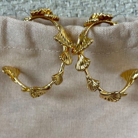 Gold Ginkgo Kerri Hoop Earrings - Picture 4 of 4